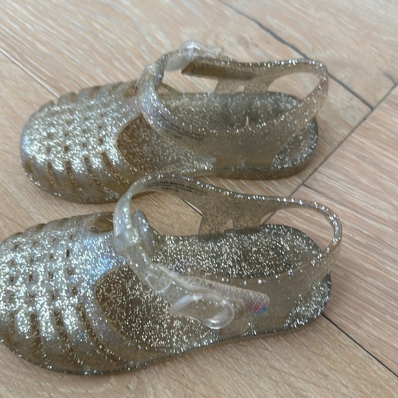 Cat and Jack sparkle jellies size 7 - Picture 2 of 2